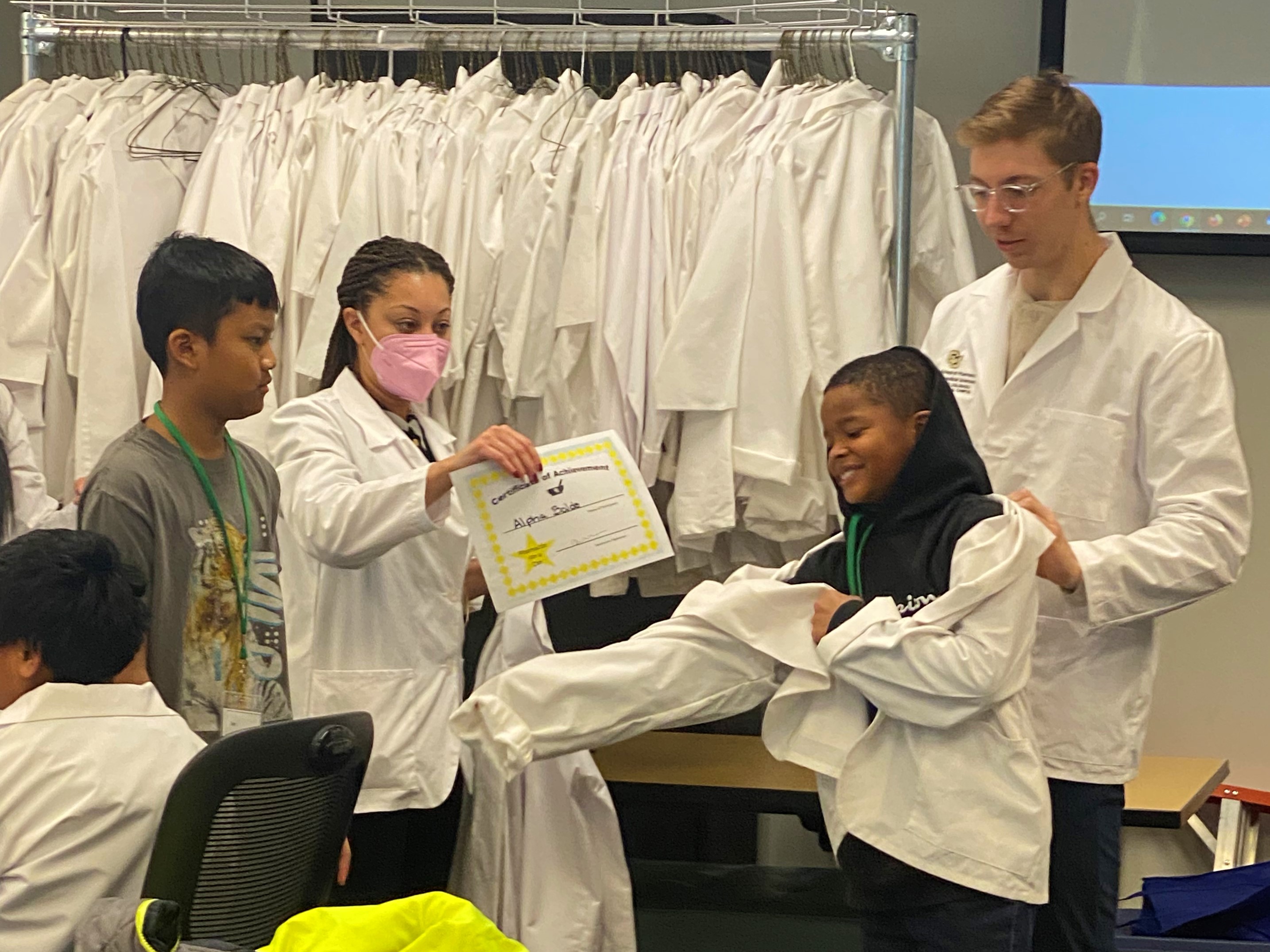 Local Elementary Students Become 'Pharmacists For A Day'